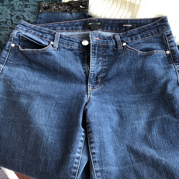 Nine West Mid Rise Skinny Jeans w / Custom Tailored Hem! - Picture 4 of 16